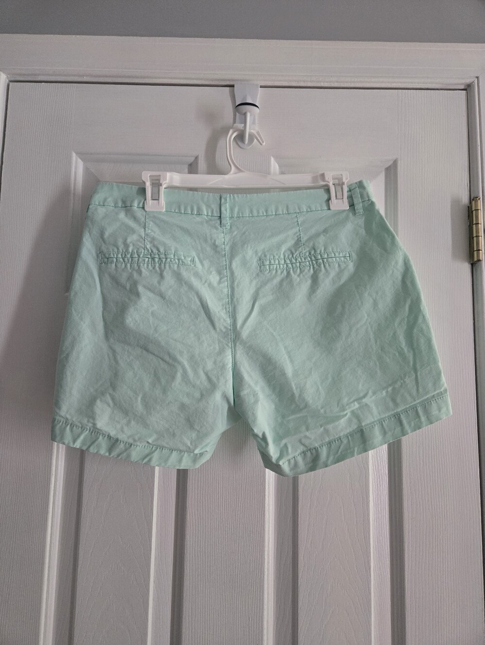 Old Navy Light Mint Chino Shorts Size 10 Women's - Picture 2 of 4